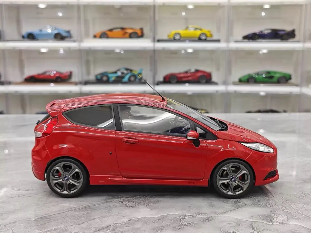 [OTTO] 1:18 Ford 2013 Fiesta MK7 ST Red Model Car Resin