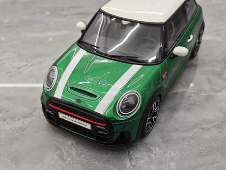 [OTTO] 1:18 MINI 2019 Cooper F56 JCW 60 Years Edition Resin