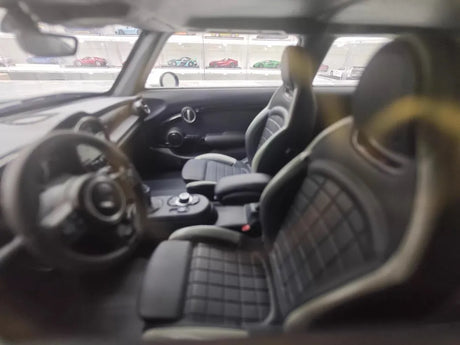 [OTTO] 1:18 MINI 2019 Cooper F56 JCW 60 Years Edition Resin