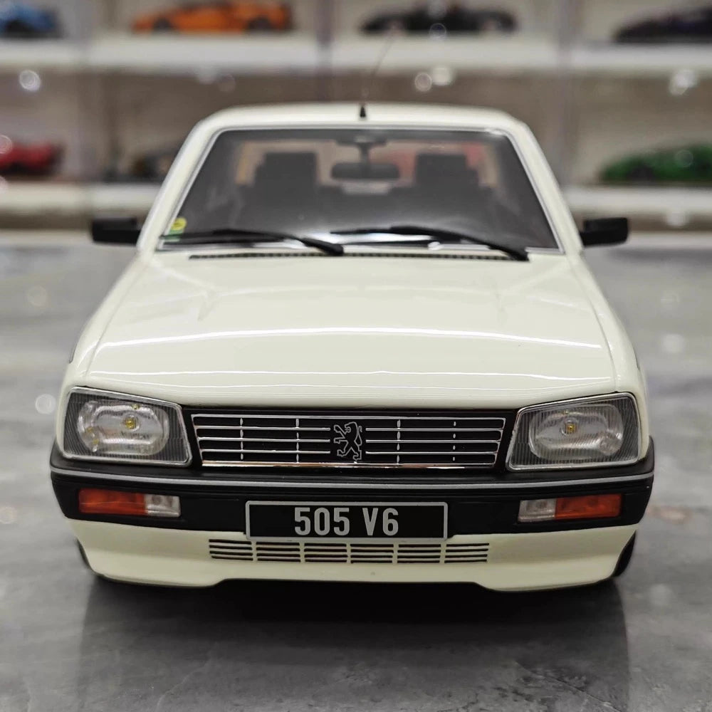 [OTTO] 1:18 Peugeot 1989 505 V6 White Model Car Resin