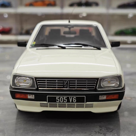 [OTTO] 1:18 Peugeot 1989 505 V6 White Model Car Resin