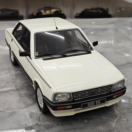 [OTTO] 1:18 Peugeot 1989 505 V6 White Model Car Resin