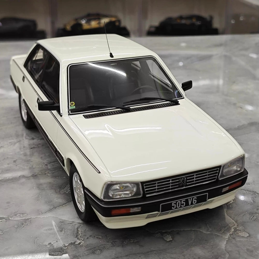 [OTTO] 1:18 Peugeot 1989 505 V6 White Model Car Resin