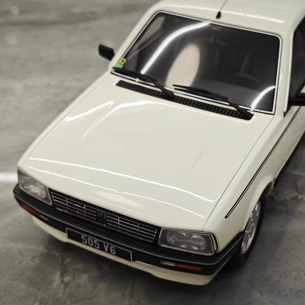 [OTTO] 1:18 Peugeot 1989 505 V6 White Model Car Resin