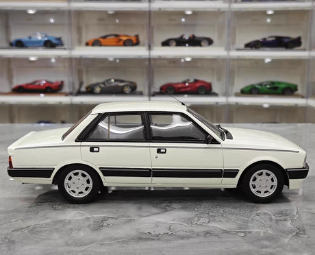 [OTTO] 1:18 Peugeot 1989 505 V6 White Model Car Resin