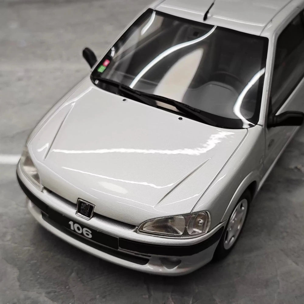 [OTTO] 1:18 Peugeot 1995 106 Silver Model Car Resin