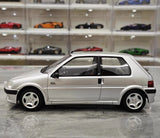 [OTTO] 1:18 Peugeot 1995 106 argento modellino di auto resina