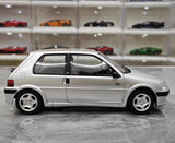 [OTTO] 1:18 Peugeot 1995 106 argento modellino di auto resina
