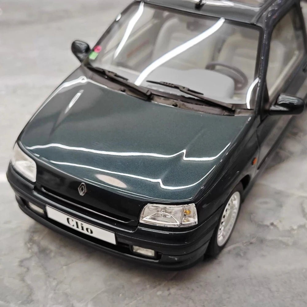 [OTTO] 1:18 Renault 1991 Clio Baccara blå modellbil harts