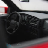 [OTTO] 1:18 Volkswagen 1998 Golf MK3 Cabriolet röd modellbil harts