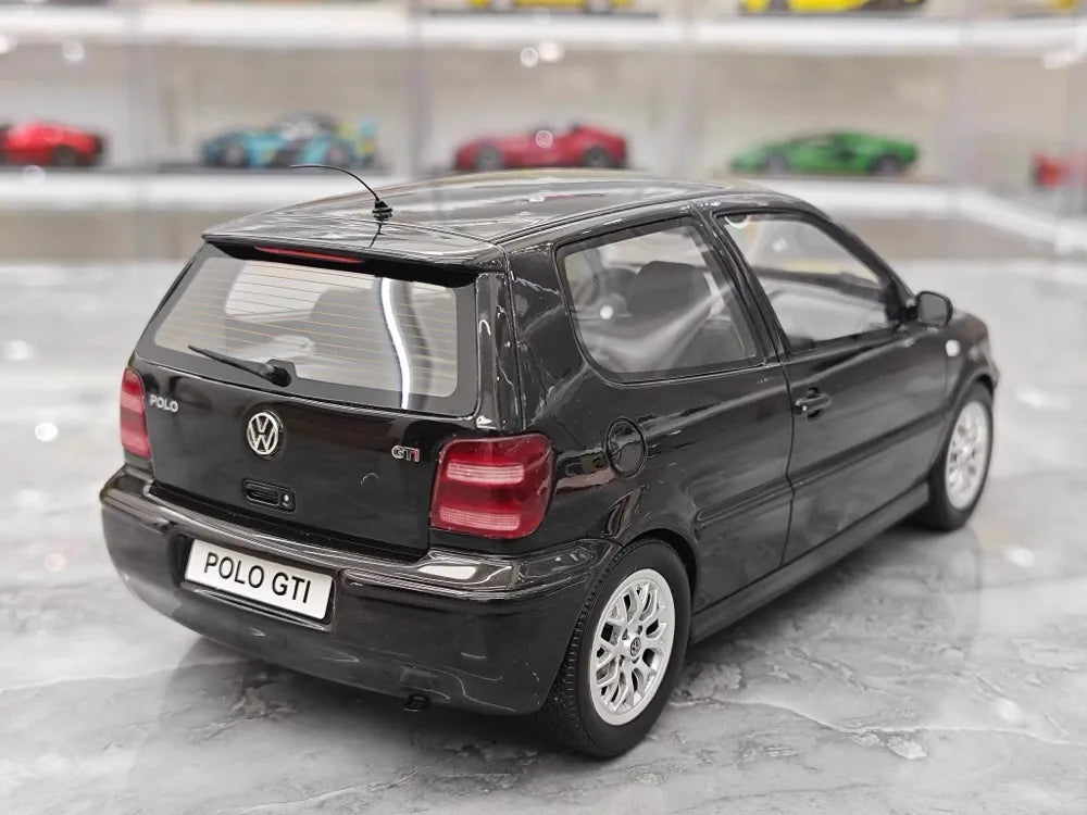 [OTTO] 1:18 Volkswagen 2001 Polo GTI ブラック モデルカー レジン