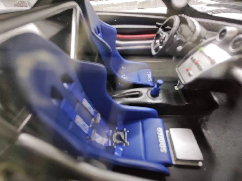 [Peako] 1:18 Pagani 2005 Zonda F Silver Model Car Resin