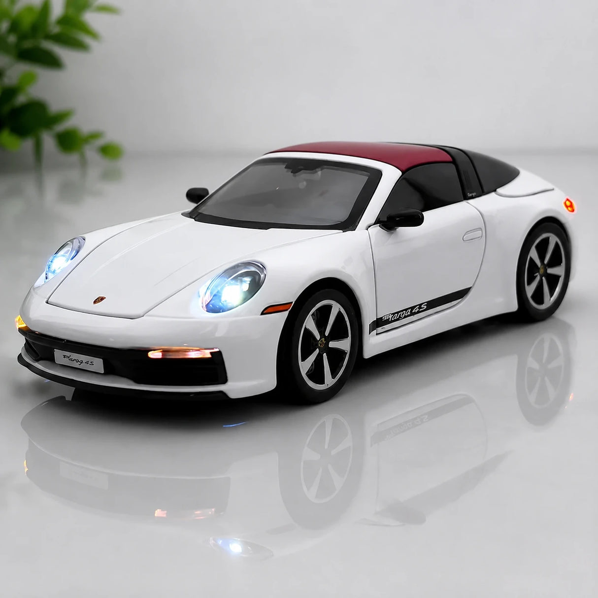 Porsche 2020 911 Carrera Cabriolet vit 1:32 – pressgjuten visningsmodell
