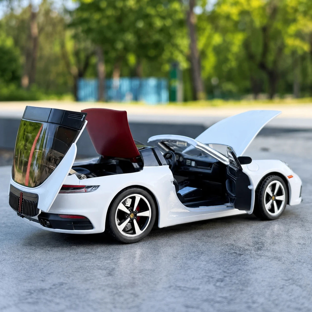 Porsche 2020 911 Carrera Cabriolet vit 1:32 – pressgjuten visningsmodell