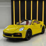 Porsche 2021 911 Turbo S geel 1:24 – diecast displaymodel