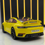 Porsche 2021 911 Turbo S geel 1:24 – diecast displaymodel