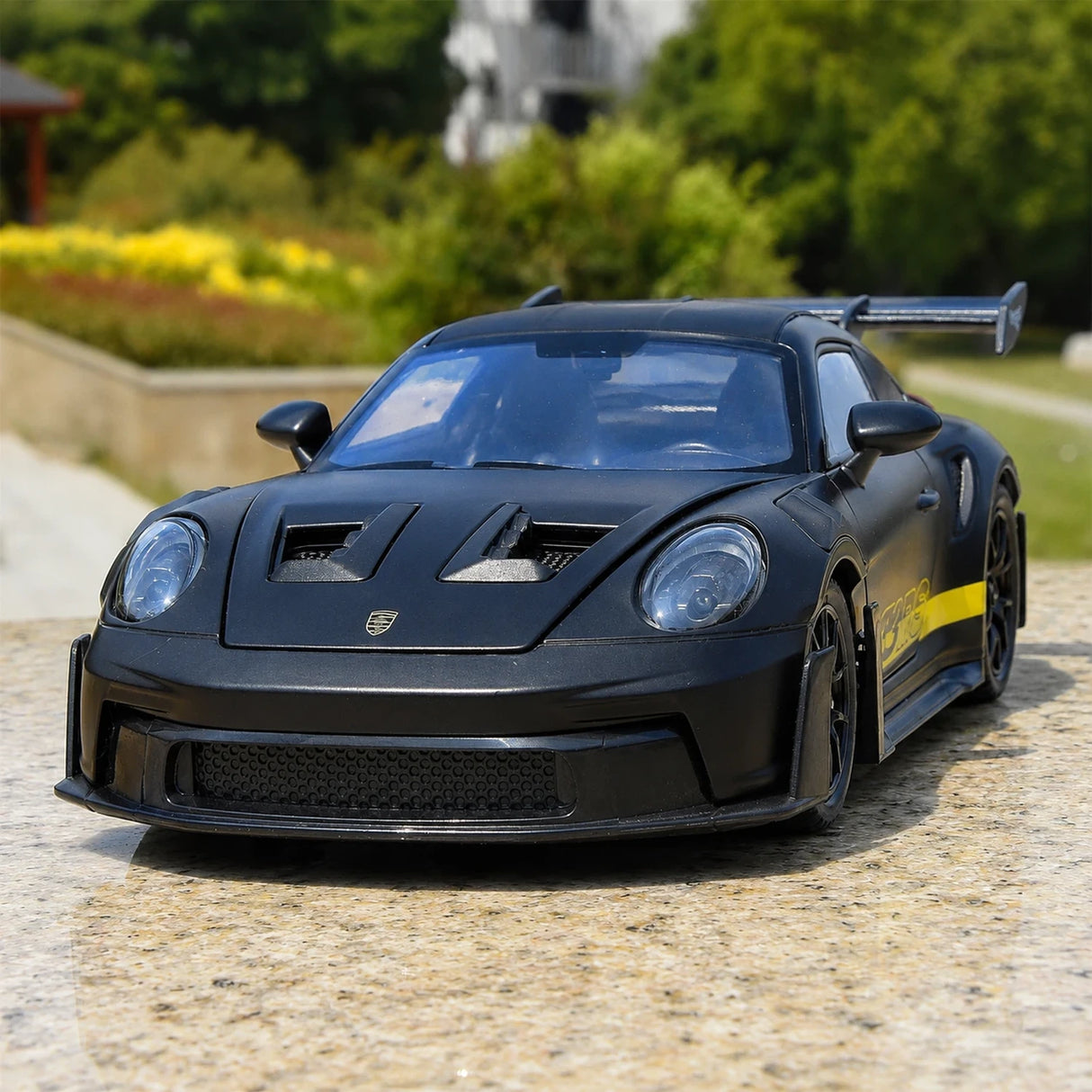 Porsche 2023 911 GT3 RS zwart 1:24 – diecast displaymodel
