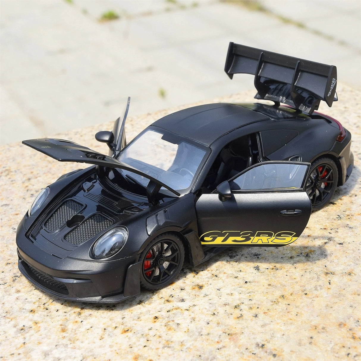 Porsche 2023 911 GT3 RS zwart 1:24 – diecast displaymodel