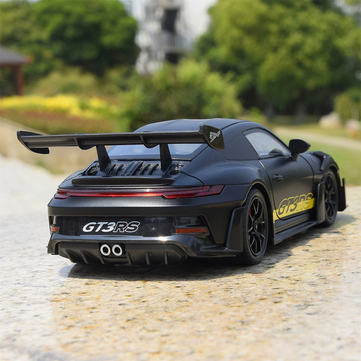 Porsche 2023 911 GT3 RS zwart 1:24 – diecast displaymodel