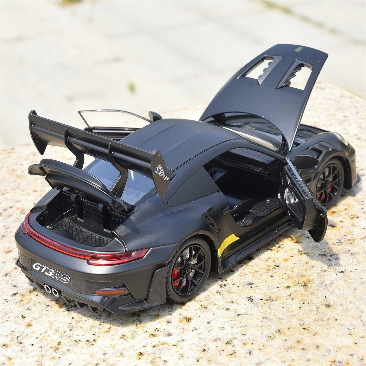 Porsche 2023 911 GT3 RS zwart 1:24 – diecast displaymodel