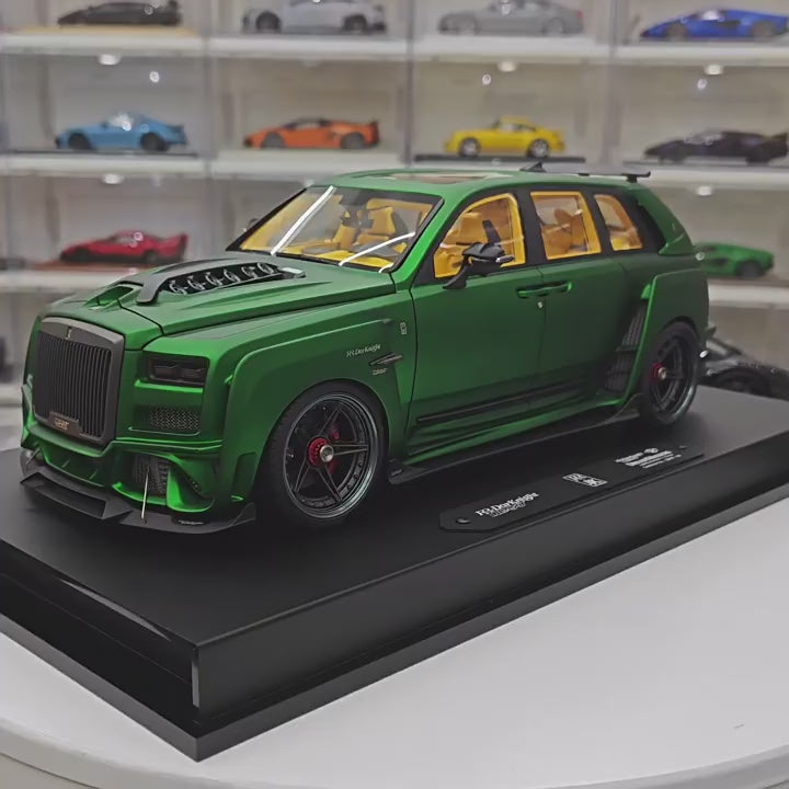 [DreamWalkers] 1:18 Rolls-Royce 2018 Cullinan Widebody Matte vihreä pienoismalli