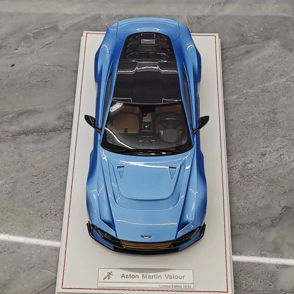 [Runner] 1:18 Aston Martin 2023 Valour Blue Model Car Resin