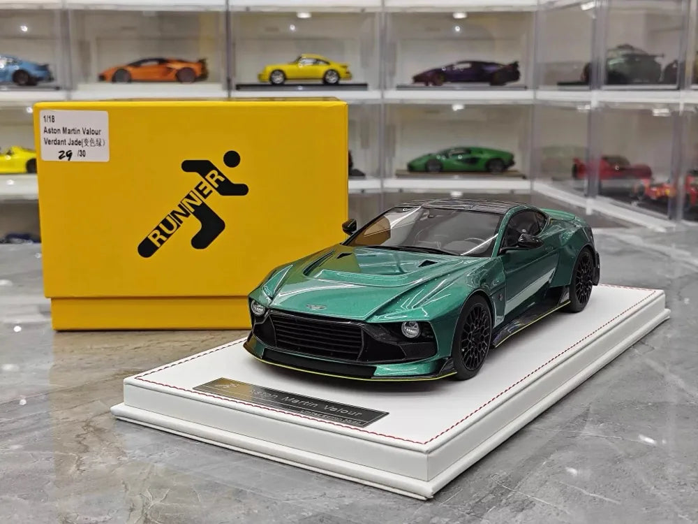 [Runner] 1:18 Aston Martin 2023 Valour Green Model Car Resin