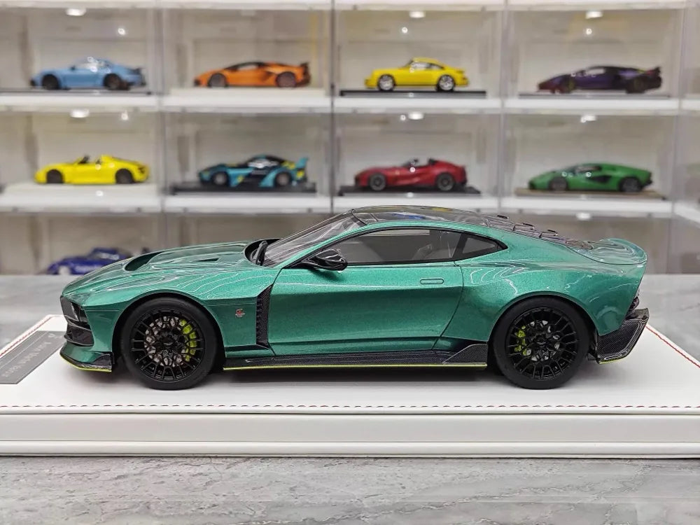 [Runner] 1:18 Aston Martin 2023 Valour Green Model Car Resin