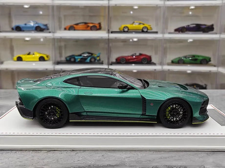 [Runner] 1:18 Aston Martin 2023 Valour Green Model Car Resin