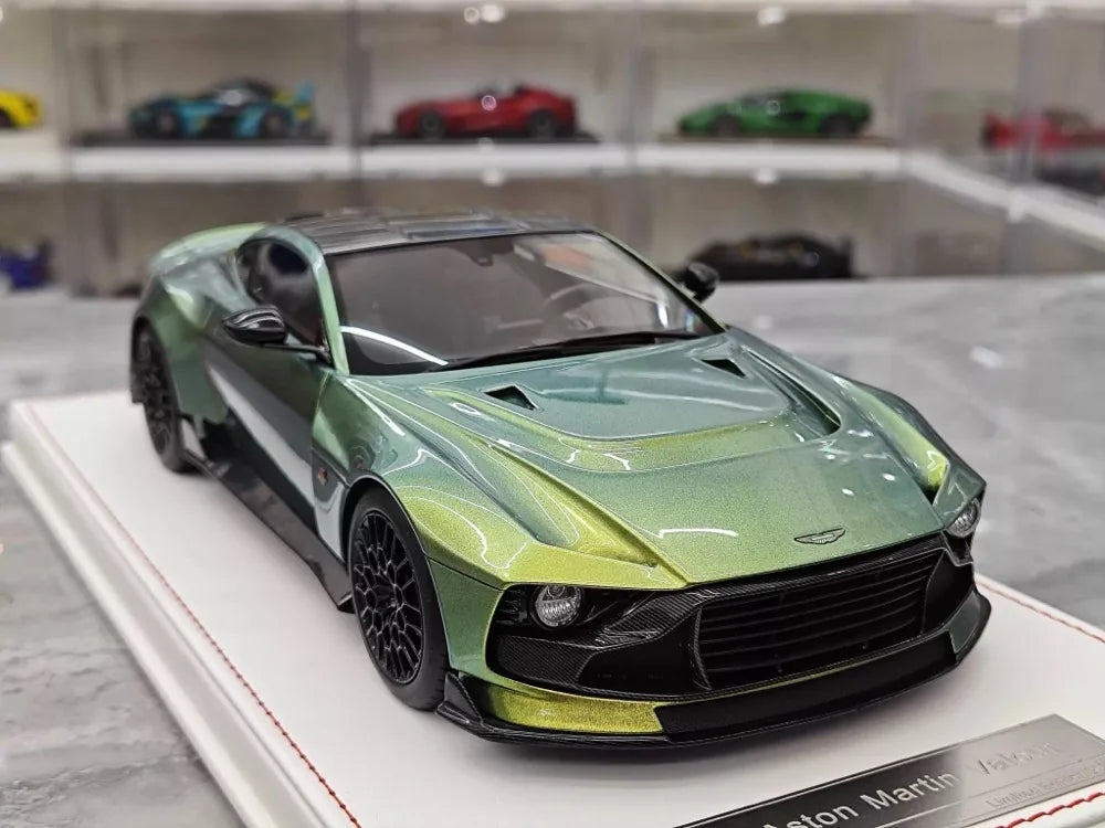 [Runner] 1:18 Aston Martin 2023 Valour Gold Model Car Resin