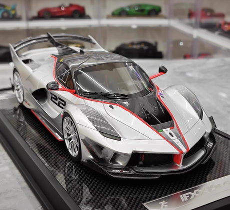 [Runner] 1:18 Ferrari 2018 FXX-K EVO Bianco Italia #22 モデルカー レジン