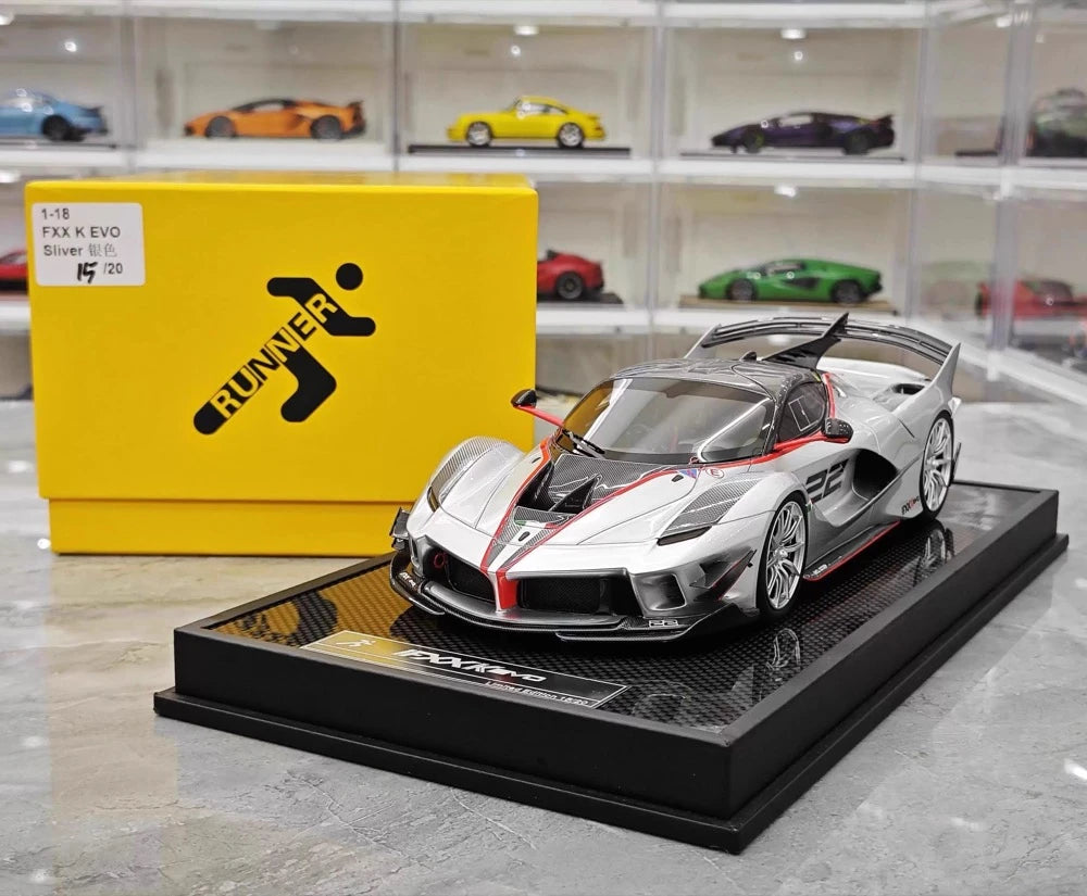 [Runner] 1:18 Ferrari 2018 FXX-K EVO Bianco Italia #22 Model Car Resin