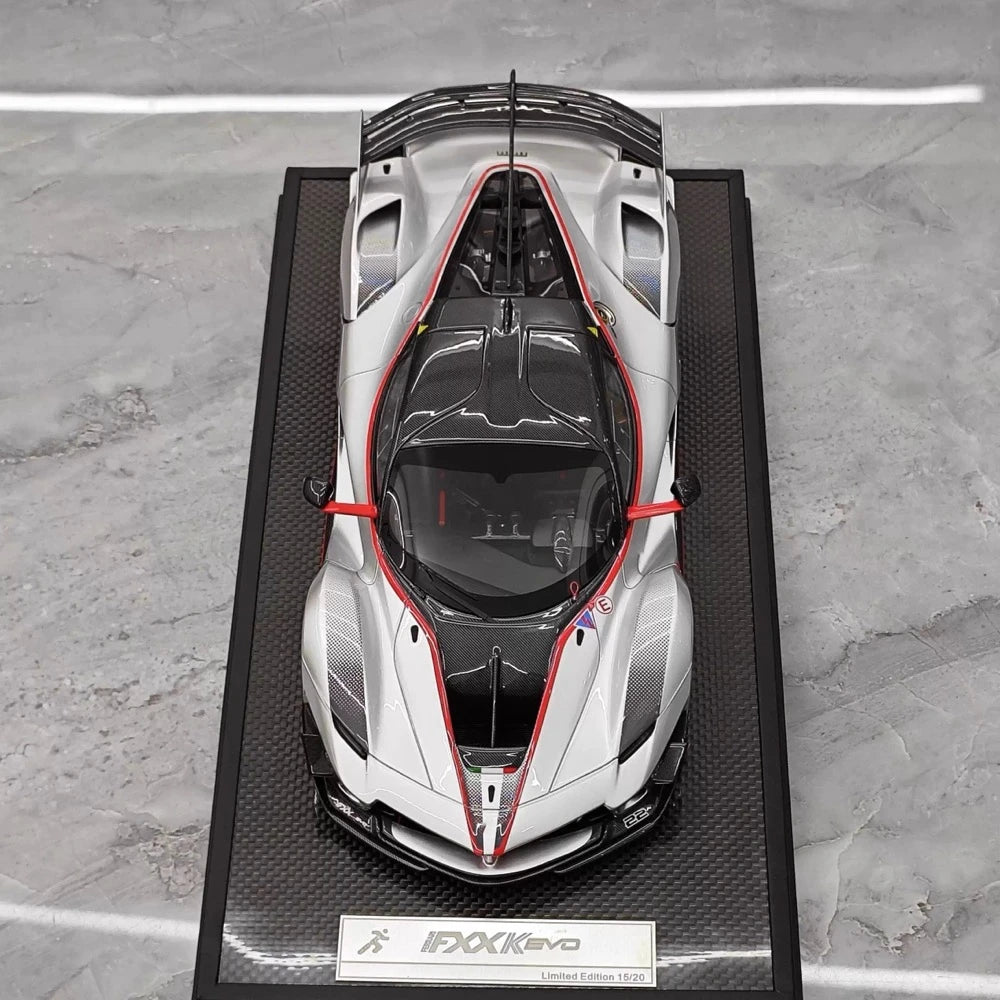 [Runner] 1:18 Ferrari 2018 FXX-K EVO Bianco Italia #22 Model Car Resin