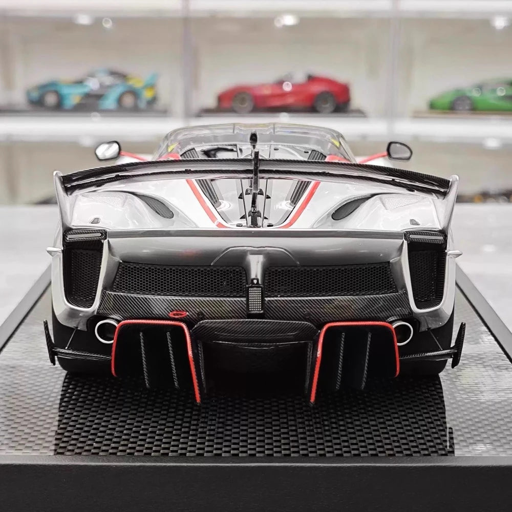 [Runner] 1:18 Ferrari 2018 FXX-K EVO Bianco Italia #22 Model Car Resin