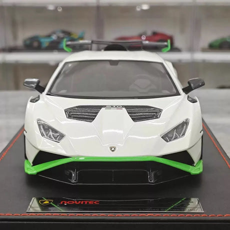 [Runner] 1:18 Lamborghini 2021 Huracan STO Novitec White Model Car Resin