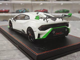 [Runner] 1:18 Lamborghini 2021 Huracan STO Novitec White Model Car Resin