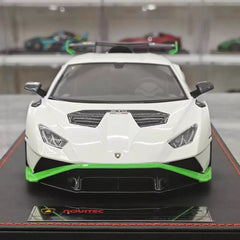 [Runner] 1:18 Lamborghini 2021 Huracan STO Novitec bianco modellino di auto resina