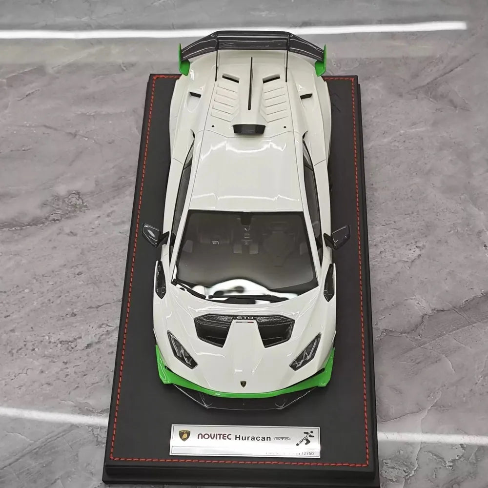 [Runner] 1:18 Lamborghini 2021 Huracan STO Novitec White Model Car Resin