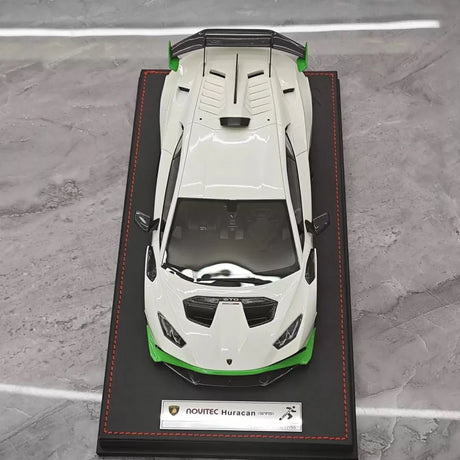 [Runner] 1:18 Lamborghini 2021 Huracan STO Novitec White Model Car Resin