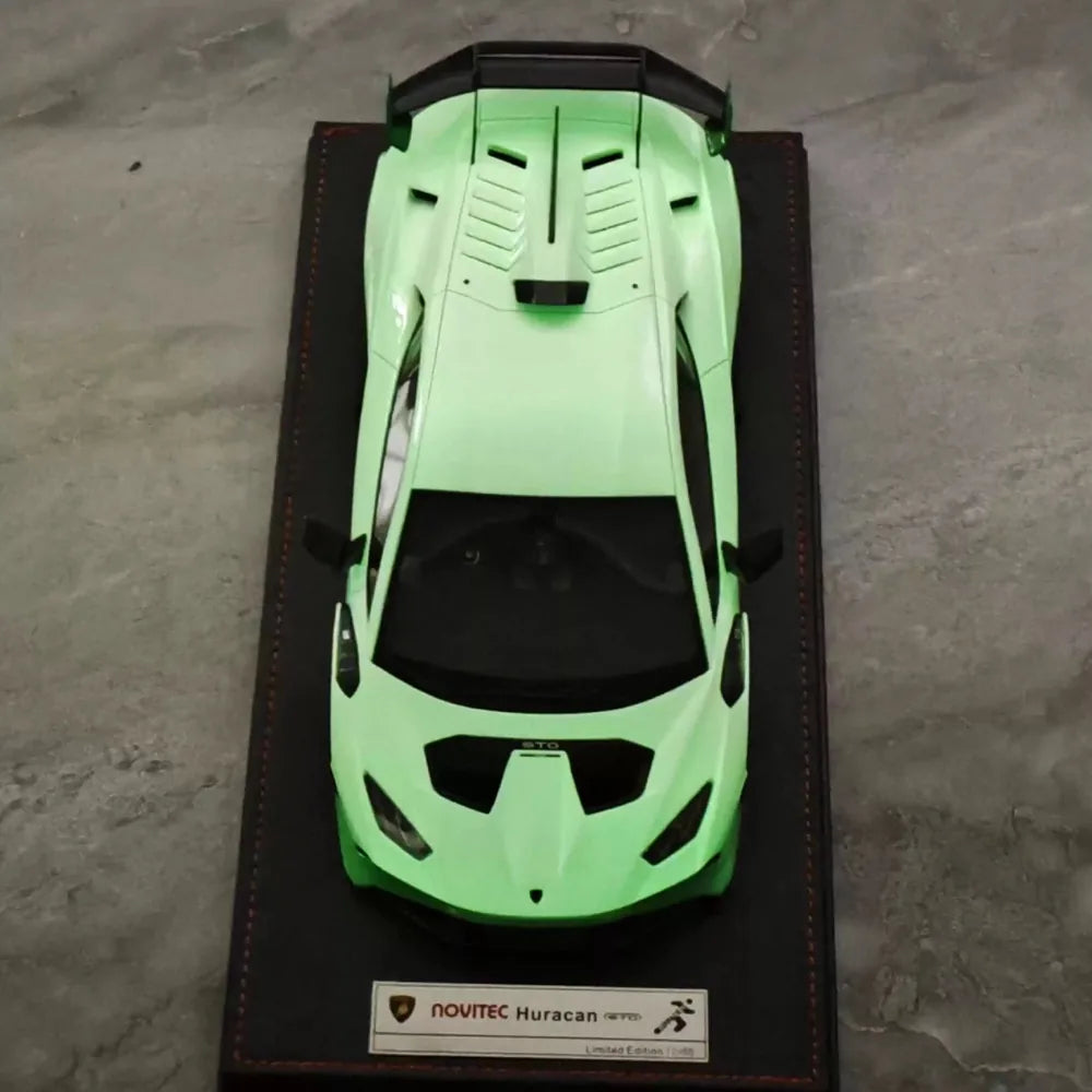 [Runner] 1:18 Lamborghini 2021 Huracan STO Novitec White Model Car Resin