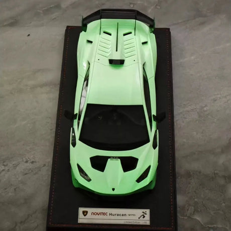 [Runner] 1:18 Lamborghini 2021 Huracan STO Novitec White Model Car Resin