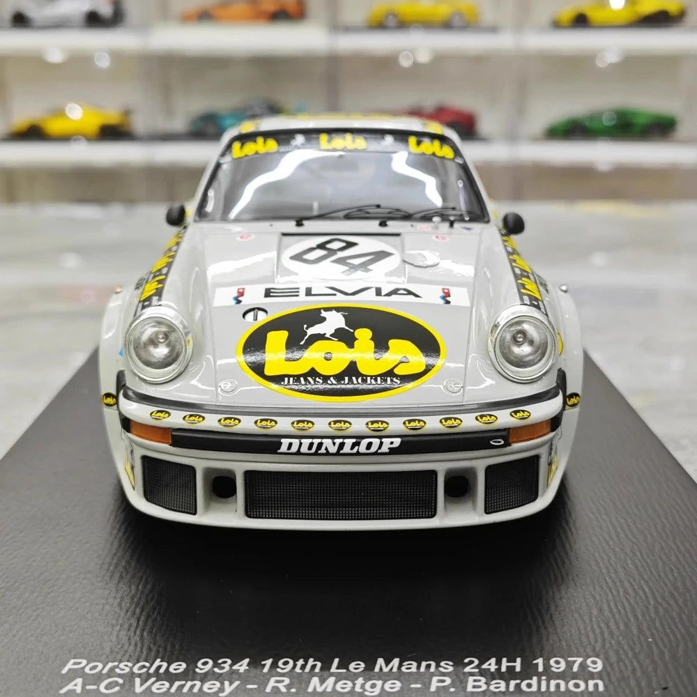 [Spark] 1:18 Porsche 1979 934 Le Mans #84 modelauto Hars / Closed Body