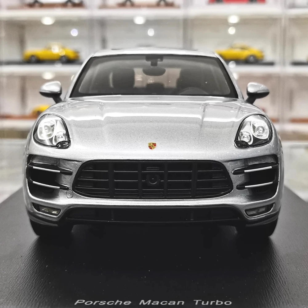 [Spark] 1:18 Porsche 2017 Macan Turbo Silver Model Car Resin