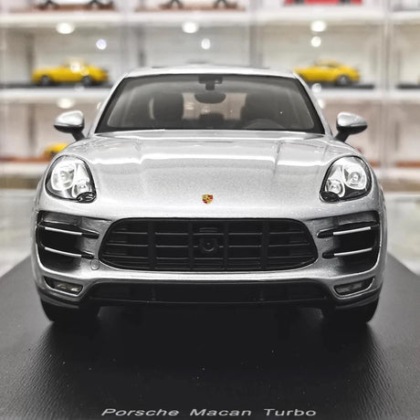 [Spark] 1:18 Porsche 2017 Macan Turbo Silver Model Car Resin