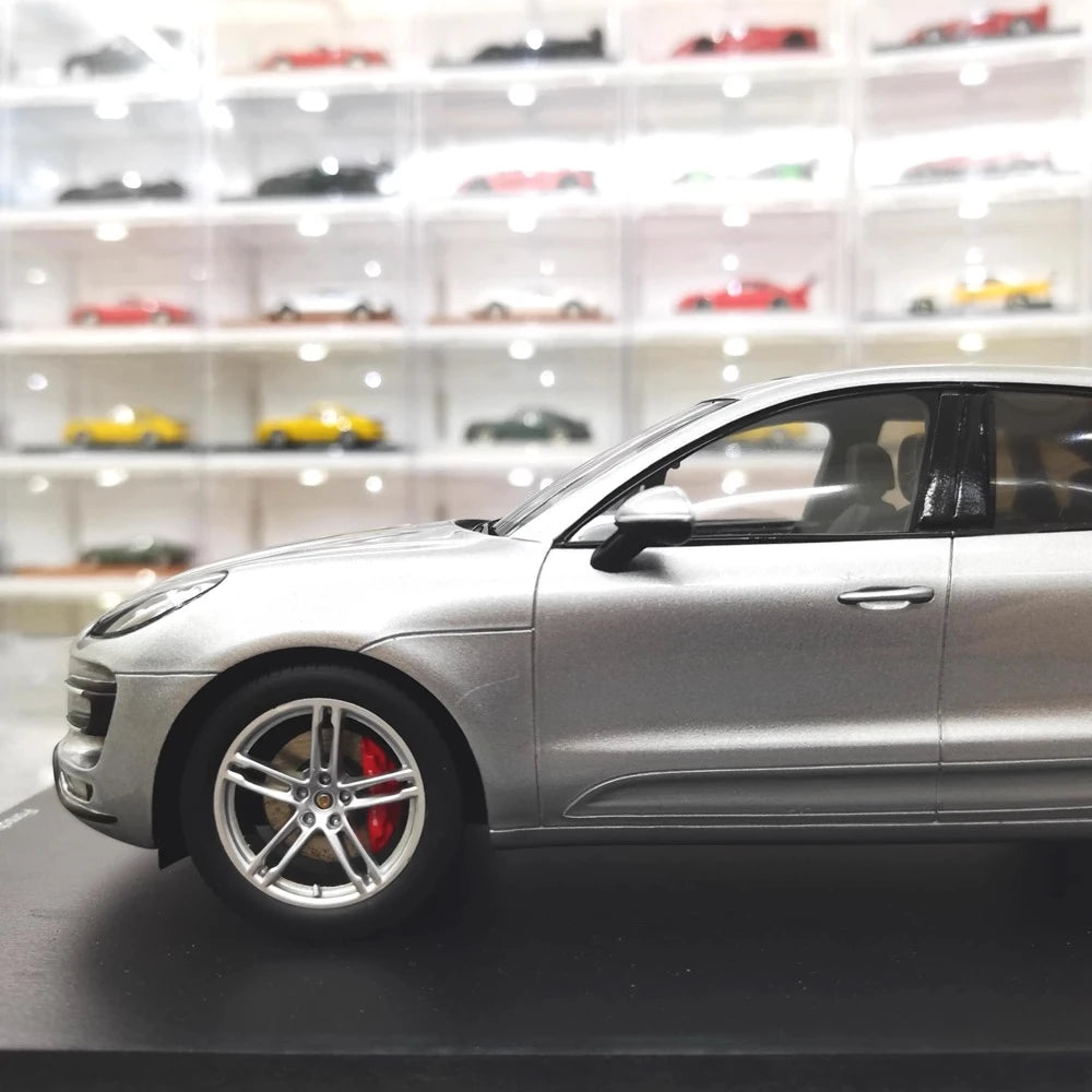 [Spark] 1:18 Porsche 2017 Macan Turbo Silver Model Car Resin
