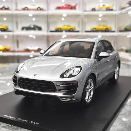 [Spark] 1:18 Porsche 2017 Macan Turbo Silver Model Car Resin