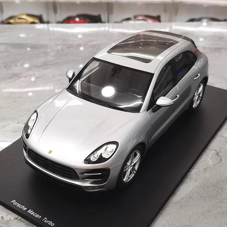 [Spark] 1:18 Porsche 2017 Macan Turbo Silver Model Car Resin