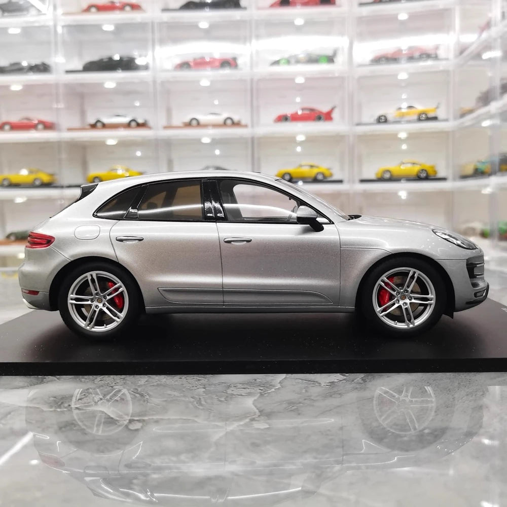 [Spark] 1:18 Porsche 2017 Macan Turbo Silver Model Car Resin