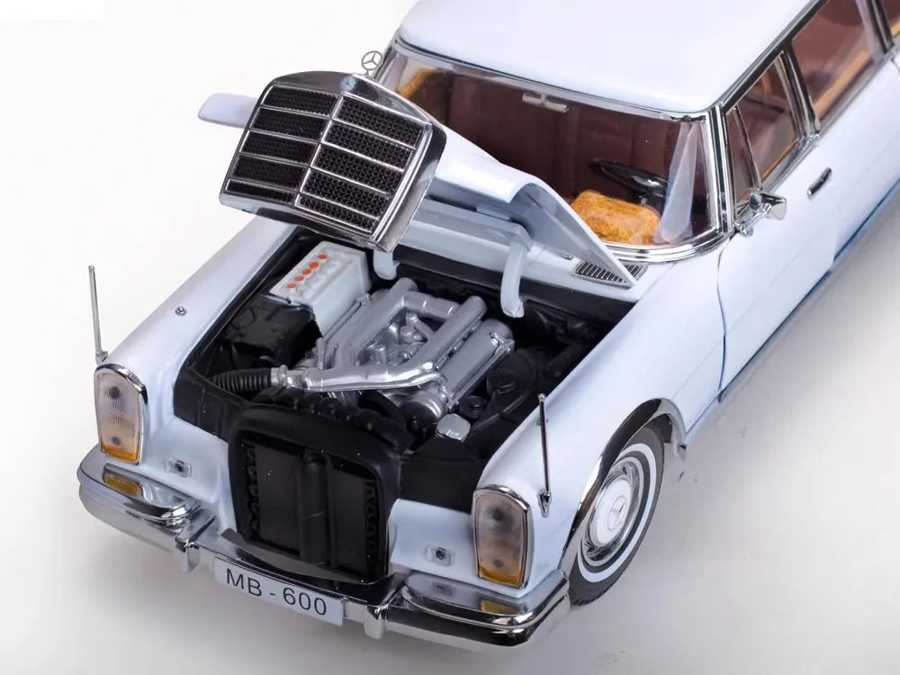 [SunStar] 1:18 Mercedes-Benz 1966 600 Pullman Limousine White Model Car Die-Cast
