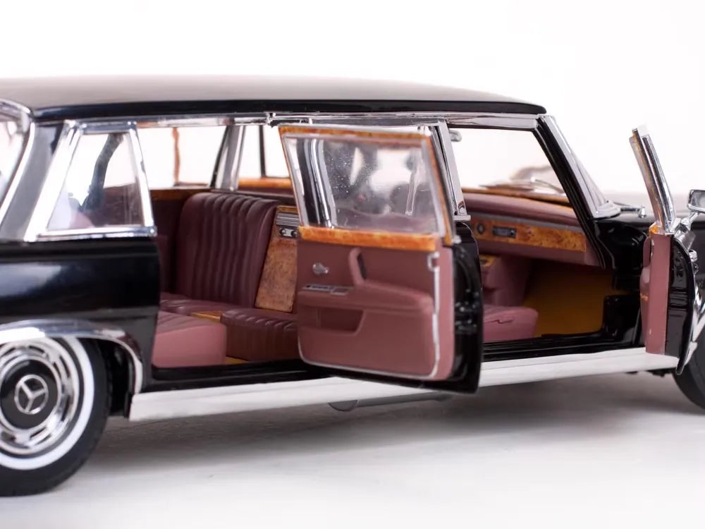 [SunStar] 1:18 Mercedes-Benz 1966 600 Pullman Limousine Black Model Car Die-Cast